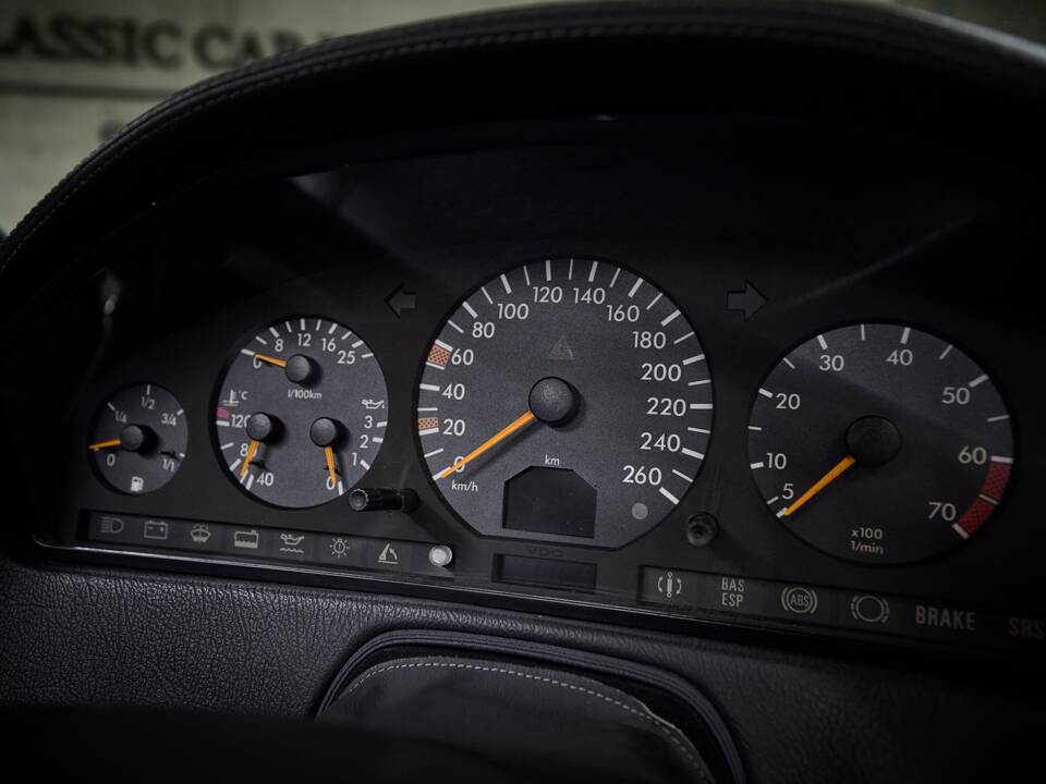 Immagine 58/95 di Mercedes-Benz SL 600 (1998)