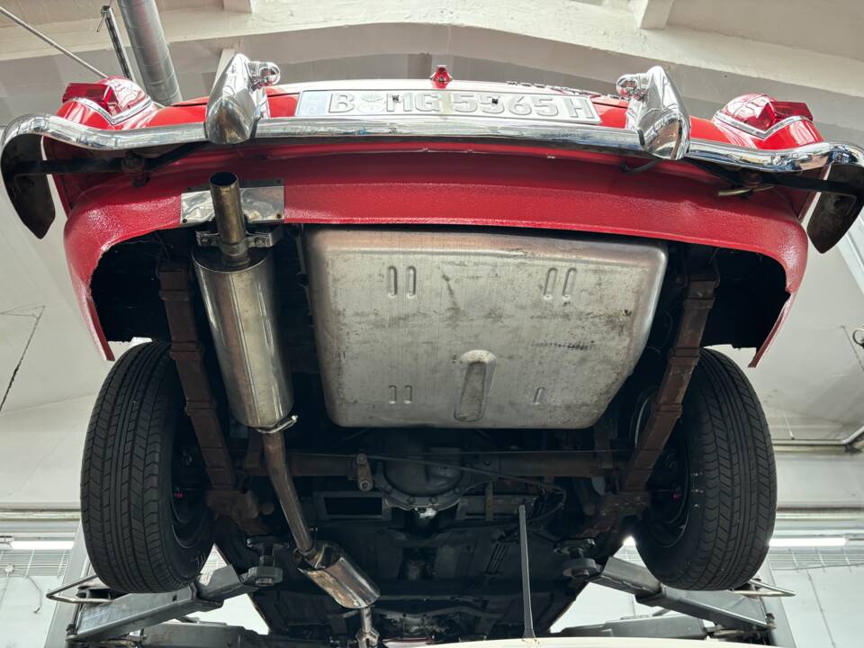 Image 21/28 de MG MGB GT (1966)