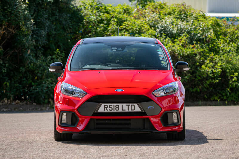 Image 6/37 of Ford Focus RS (2018)