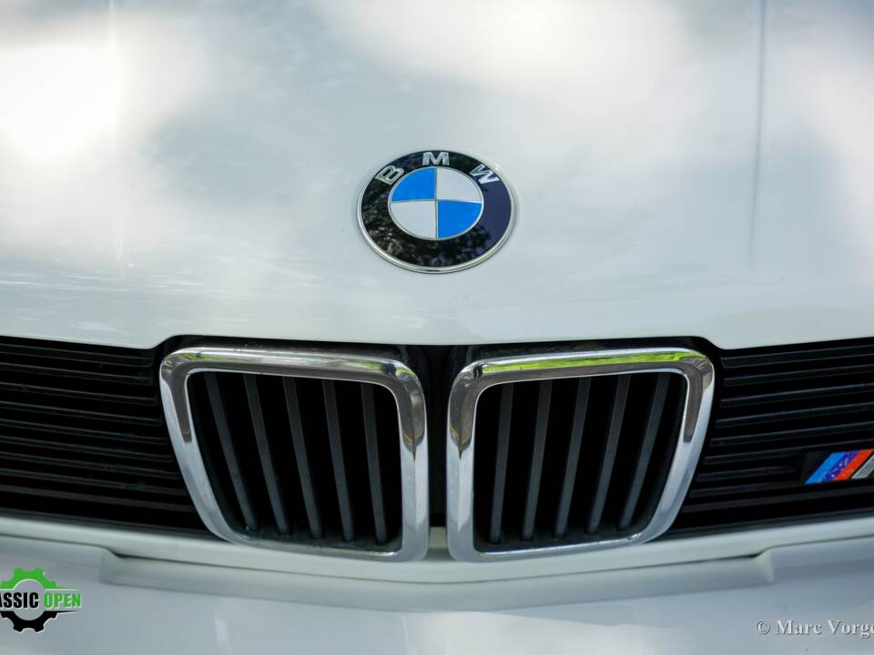 Image 37/51 of BMW M 535i (1985)