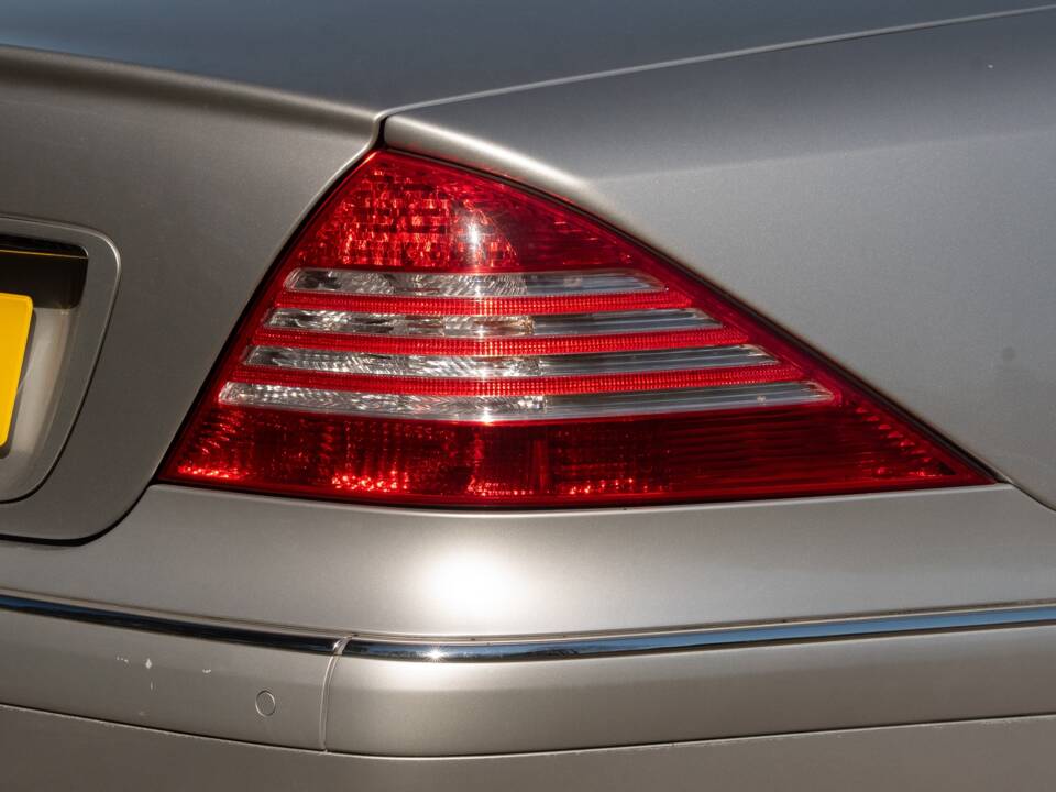Image 17/50 of Mercedes-Benz CL 500 (2002)