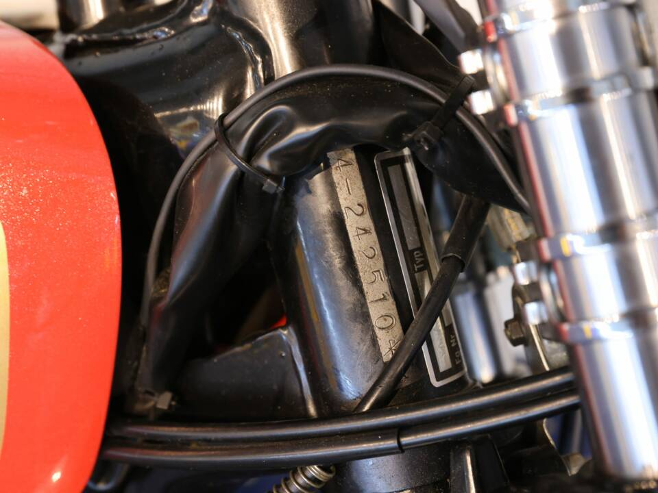 Image 18/30 of Yamaha SR500 (1981)