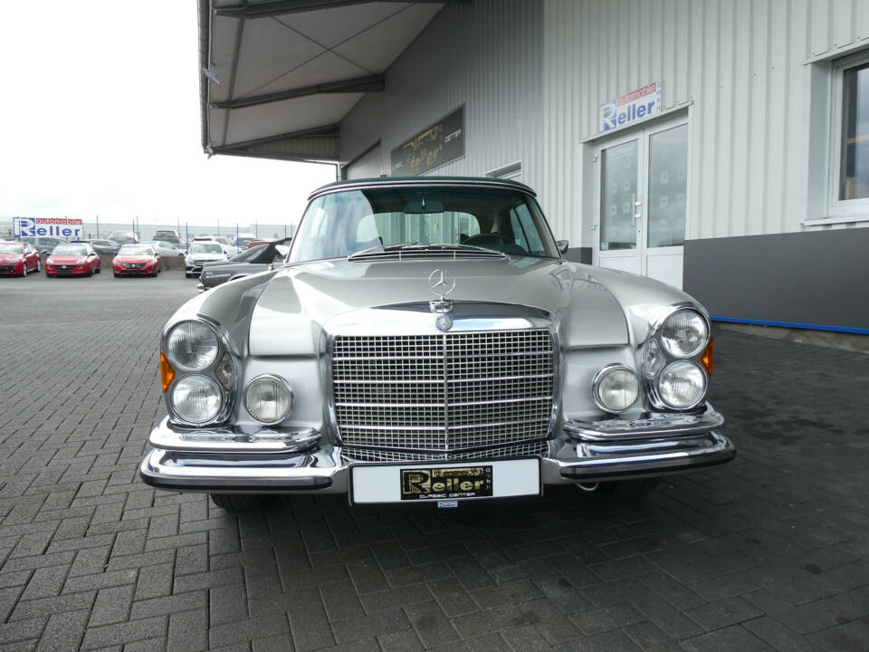 Image 2/31 of Mercedes-Benz 280 SE 3,5 (1970)