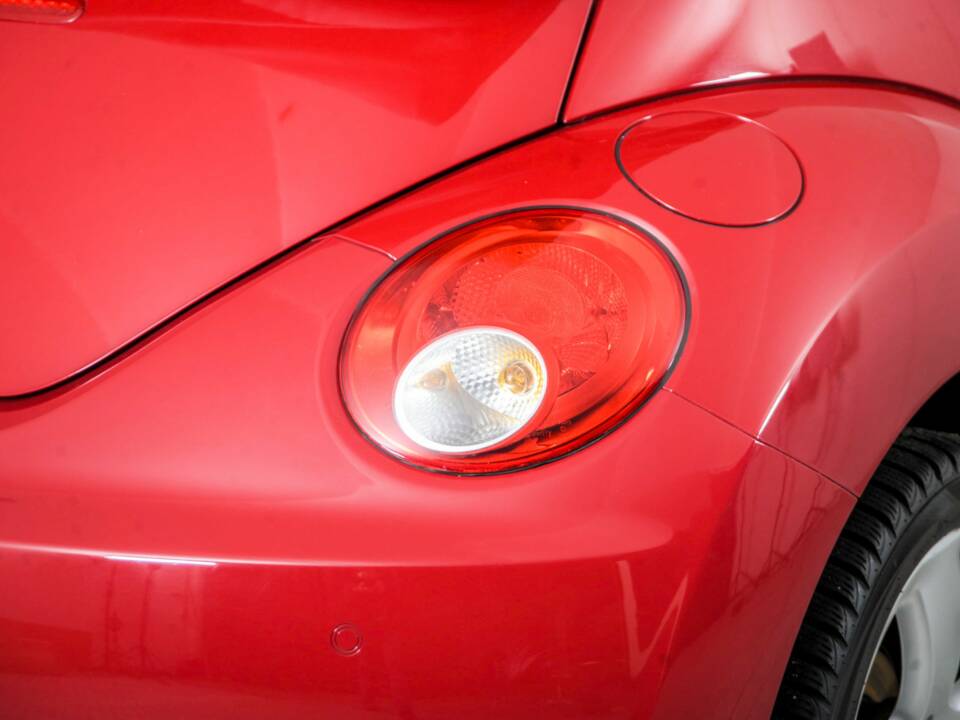 Image 30/50 de Volkswagen New Beetle 2.0 (2006)
