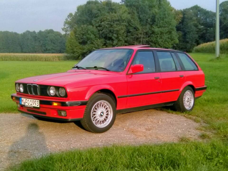 Imagen 20/23 de BMW 316i Touring (1993)