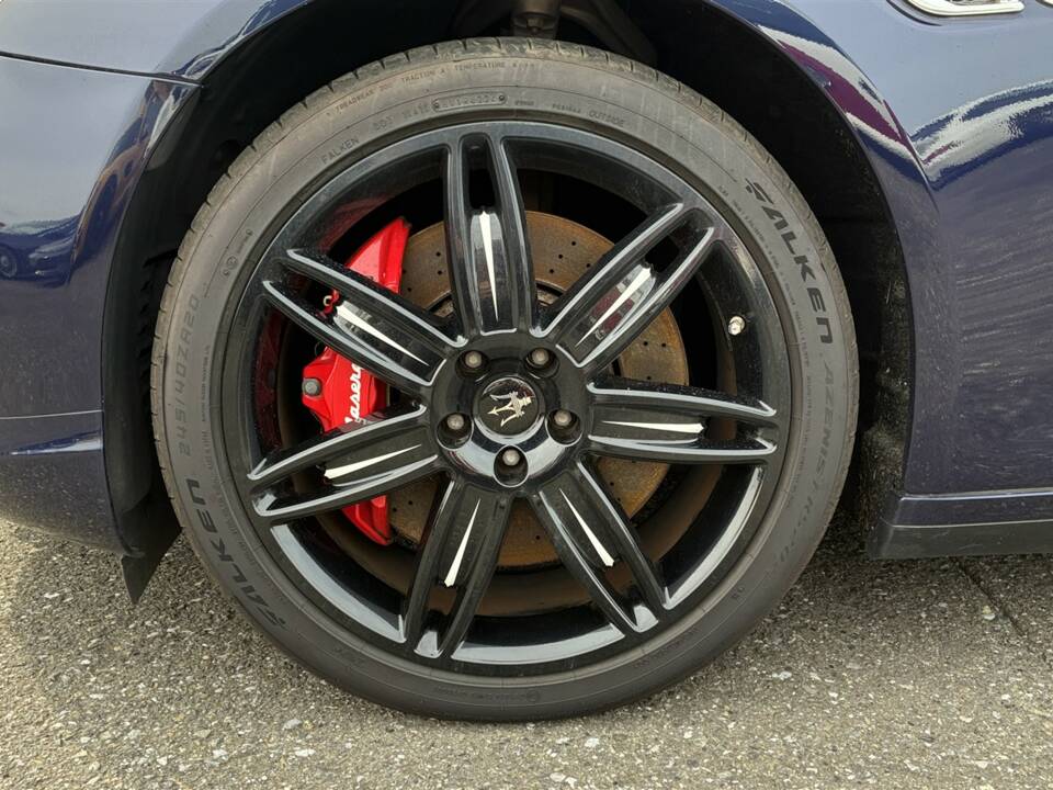 Image 11/53 of Maserati Quattroporte GTS (2013)