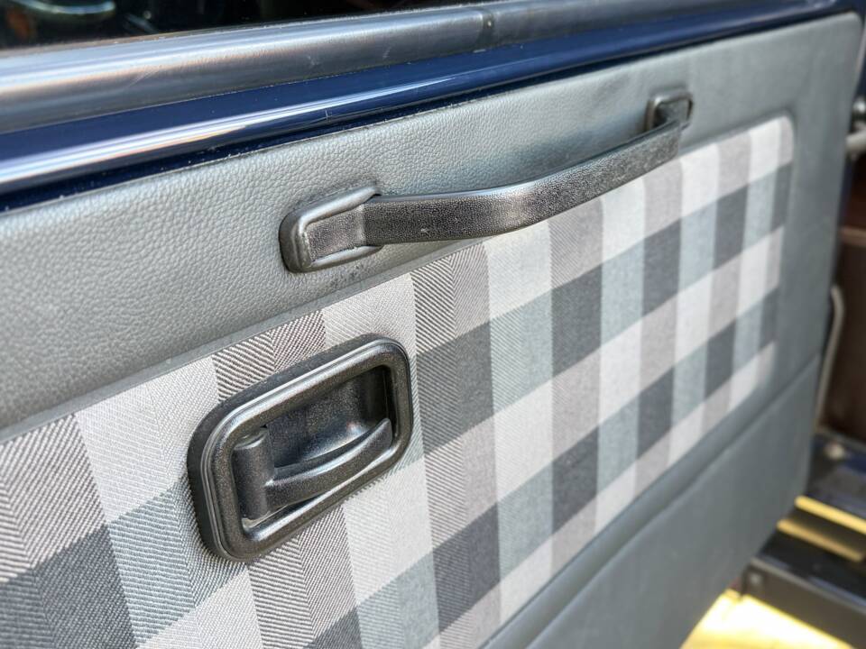 Immagine 11/26 di Mercedes-Benz 280 GE (kurz) (1988)