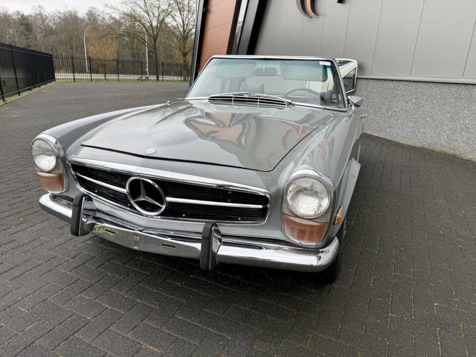 Image 4/36 of Mercedes-Benz 280 SL (1970)