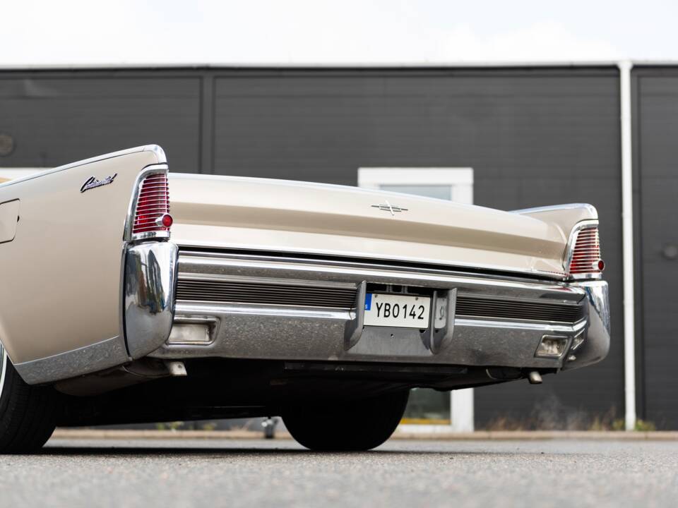 Bild 14/100 von Lincoln Continental Convertible (1965)