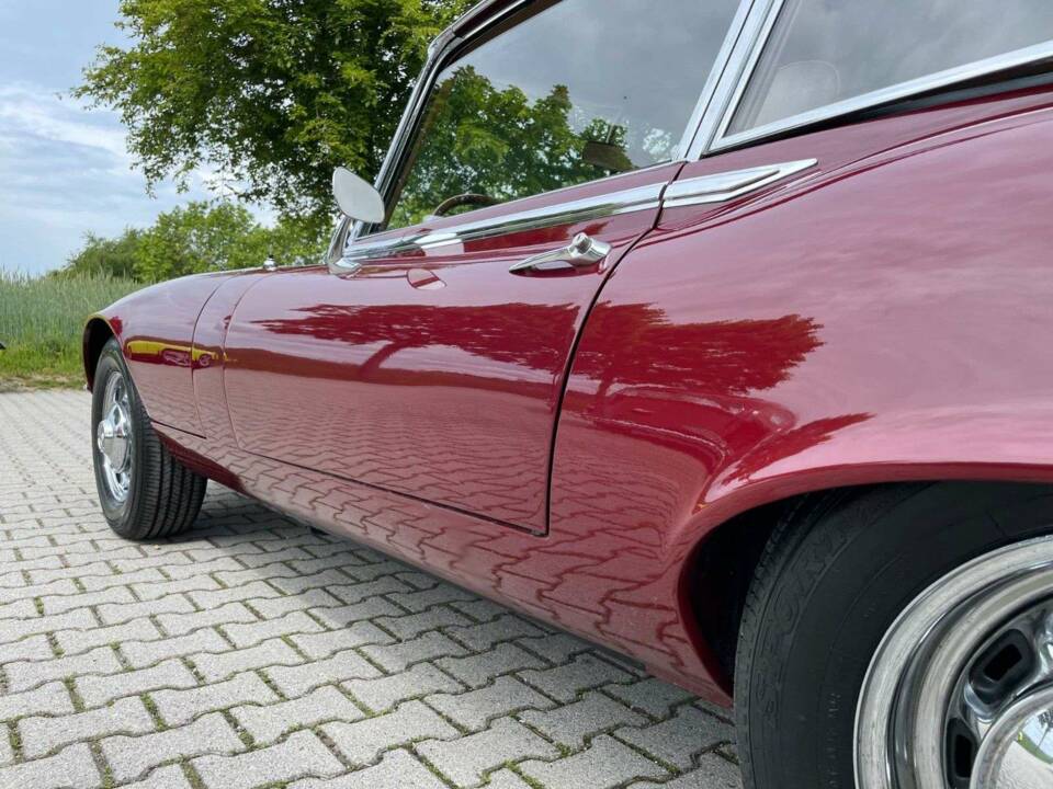 Bild 10/20 von Jaguar E-Type V12 (2+2) (1971)