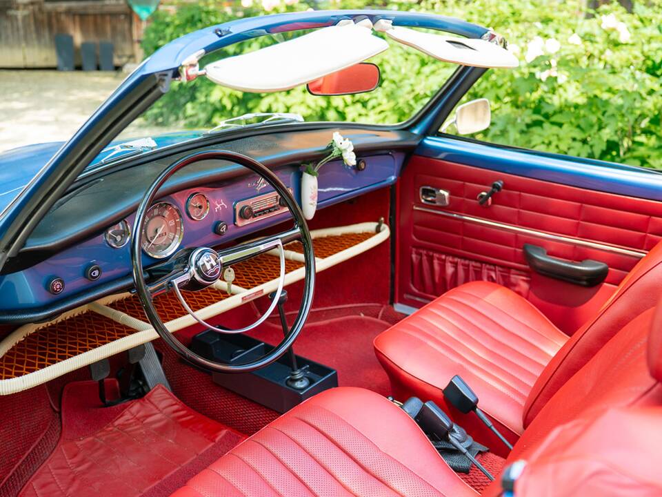 Image 19/36 of Volkswagen Karmann Ghia 1600 (1970)
