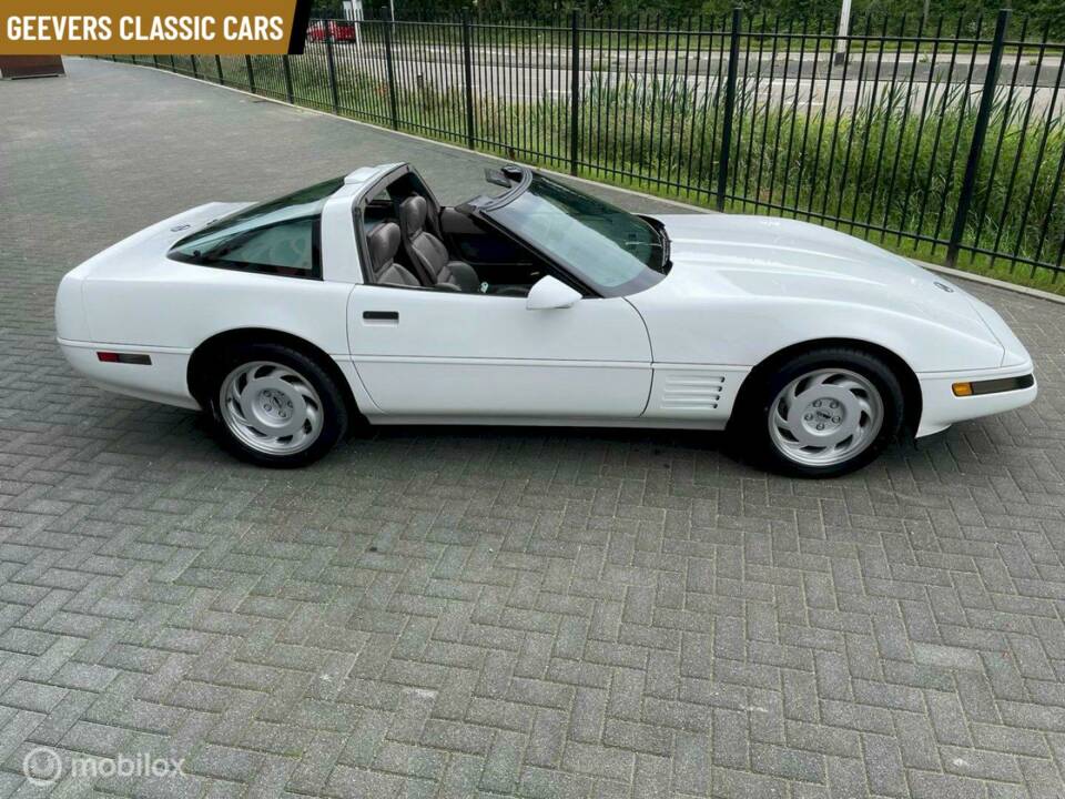 Bild 2/6 von Chevrolet Corvette Convertible (1991)