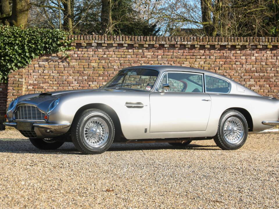 Bild 23/50 von Aston Martin DB 6 (1968)