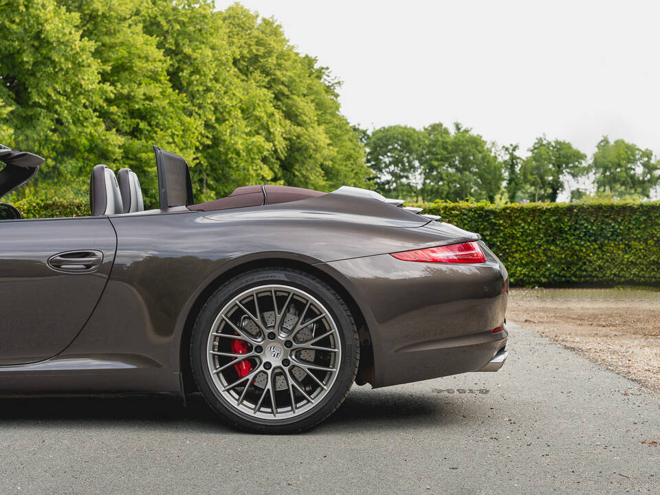 Image 22/28 de Porsche 911 Carrera S (2012)