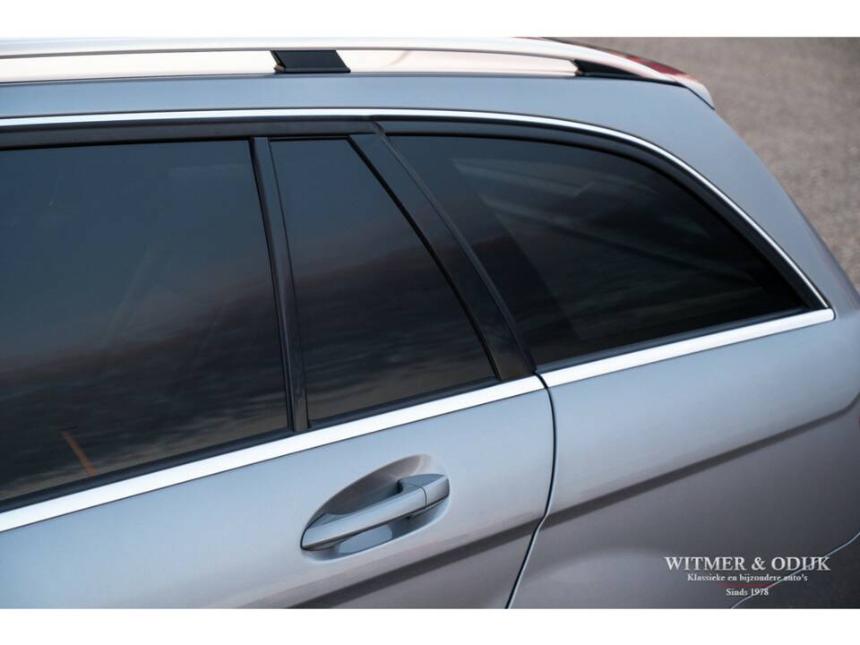 Imagen 21/40 de Mercedes-Benz C 63 AMG T (2009)