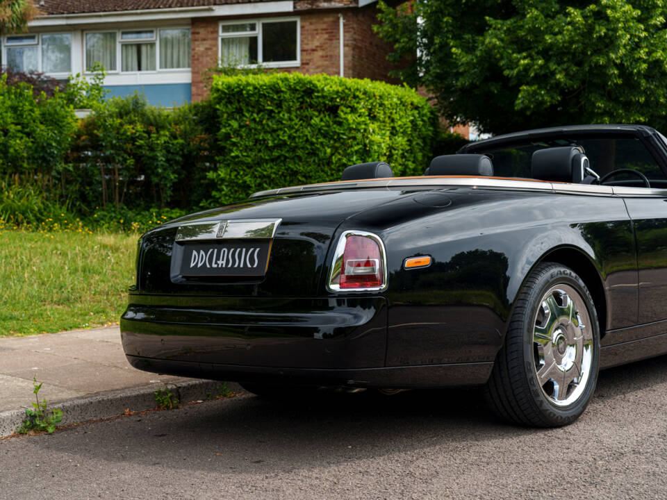 Immagine 17/29 di Rolls-Royce Phantom DHC (2008)