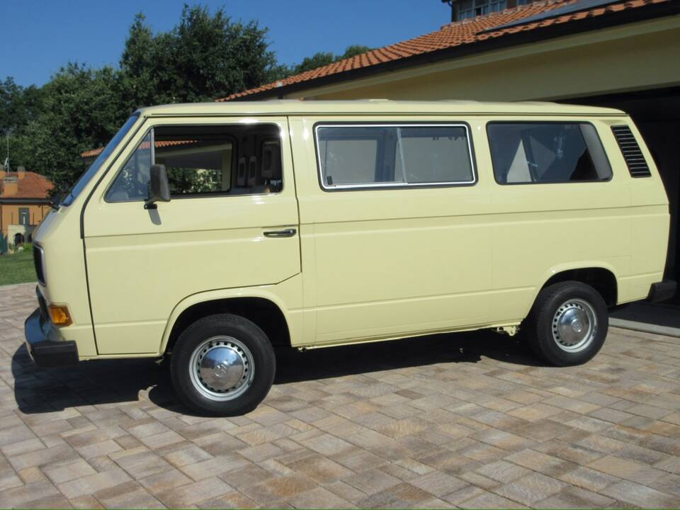 Image 3/40 of Volkswagen T3 Caravelle 2.0 (1987)
