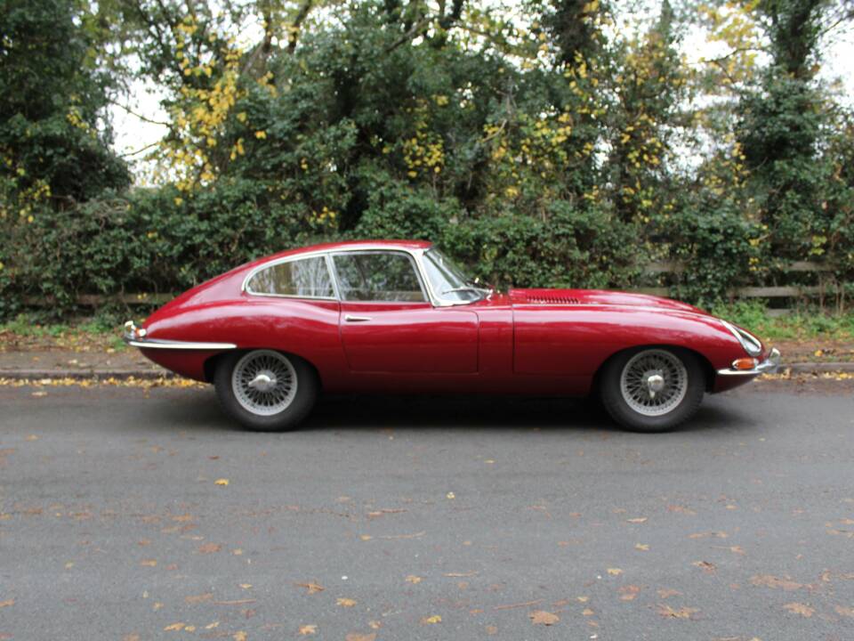 Afbeelding 13/18 van Jaguar E-Type (1967)