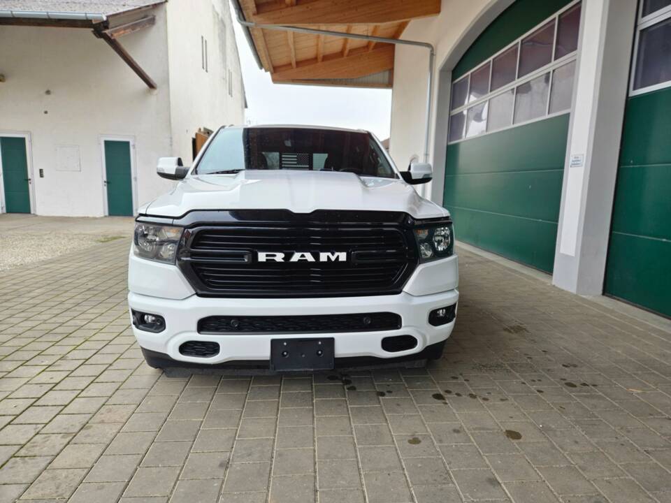 Image 42/62 of Dodge Ram 1500 (2020)