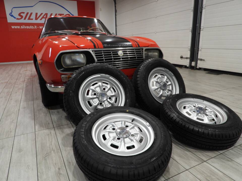 Image 13/15 of Lancia Fulvia Sport 1.6 (Zagato) (1972)