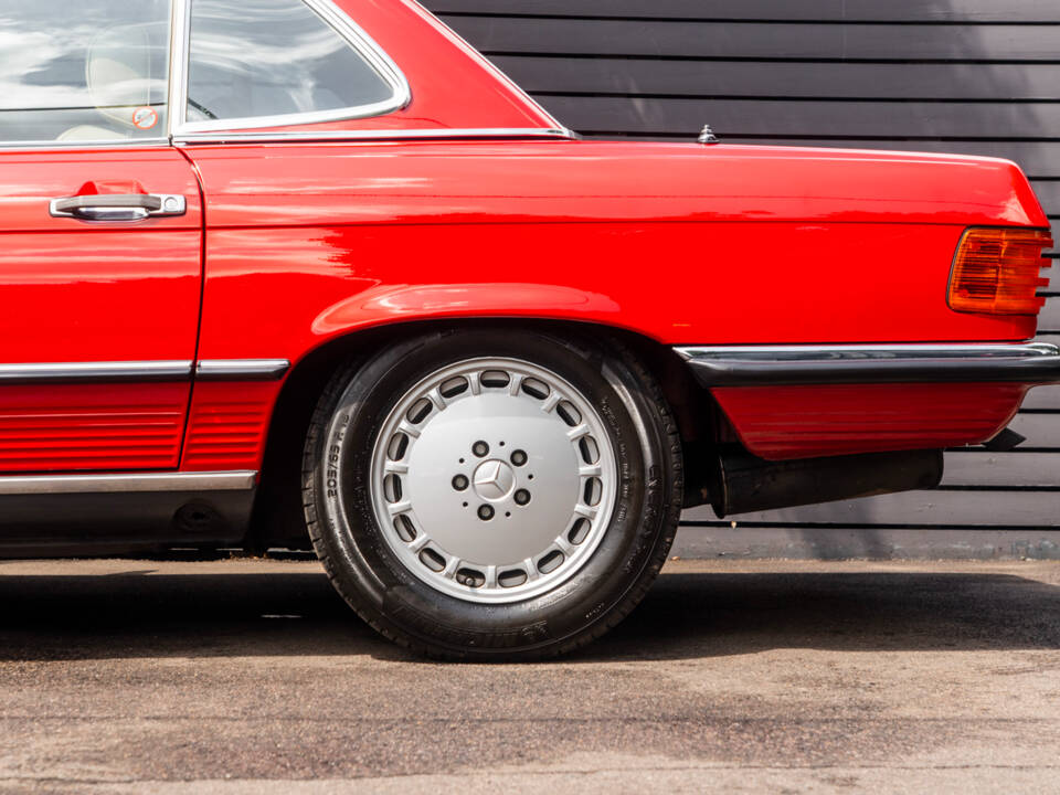 Image 9/59 of Mercedes-Benz 300 SL (1989)