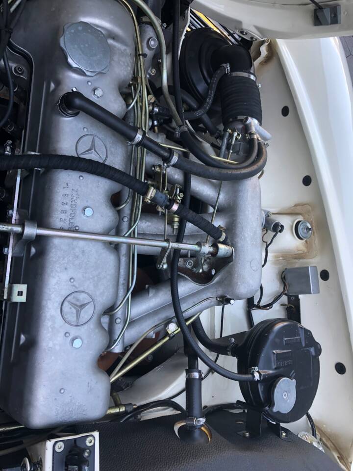 Image 11/43 of Mercedes-Benz 230 SL (1967)