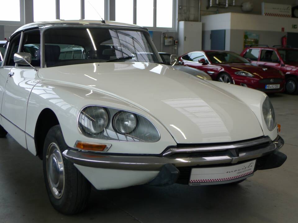 Bild 24/41 von Citroën D Super Familiale (1973)