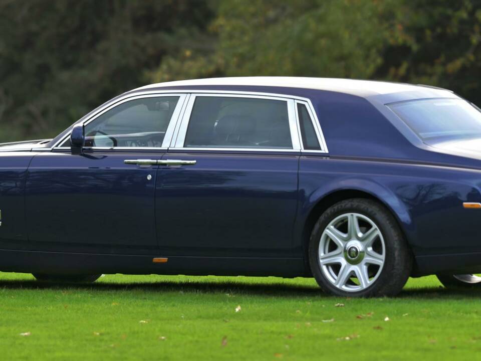 Image 11/50 of Rolls-Royce Phantom VII (2009)