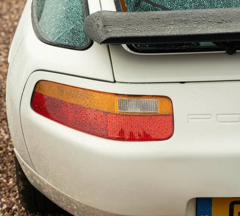 Image 50/50 of Porsche 928 S4 (1990)