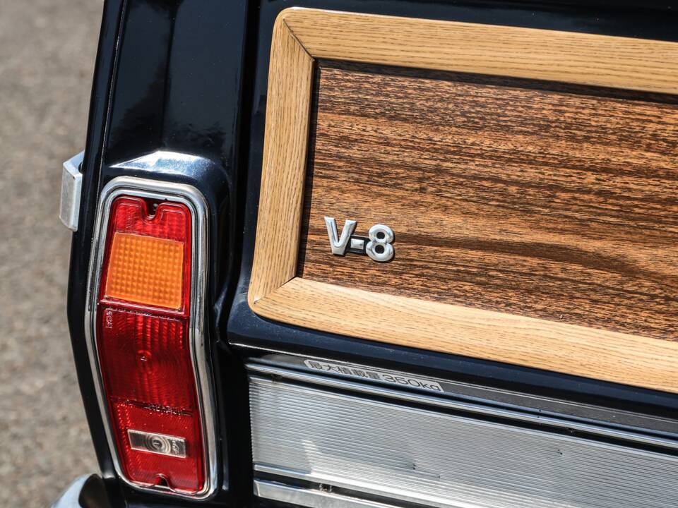 Bild 11/44 von Jeep Grand Wagoneer (1988)
