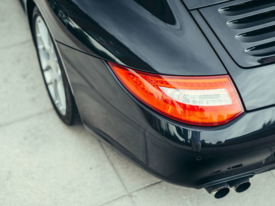 Image 35/50 of Porsche 911 Carrera GTS (2011)