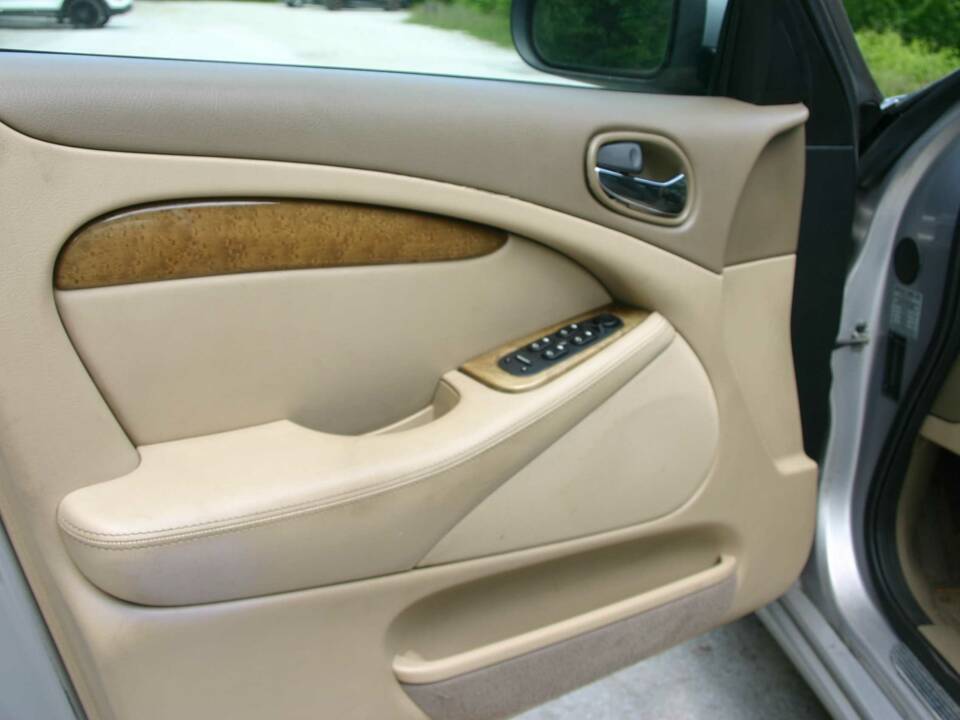 Bild 14/51 von Jaguar S-Type 4.0 V8 (2000)