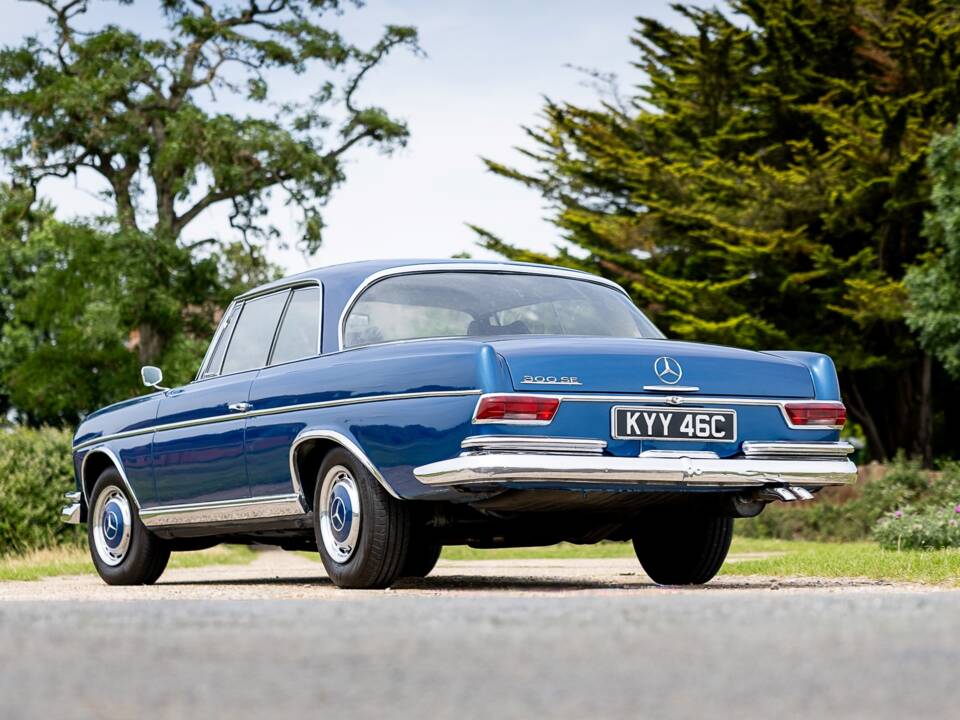 Afbeelding 19/62 van Mercedes-Benz 300 SE (1965)