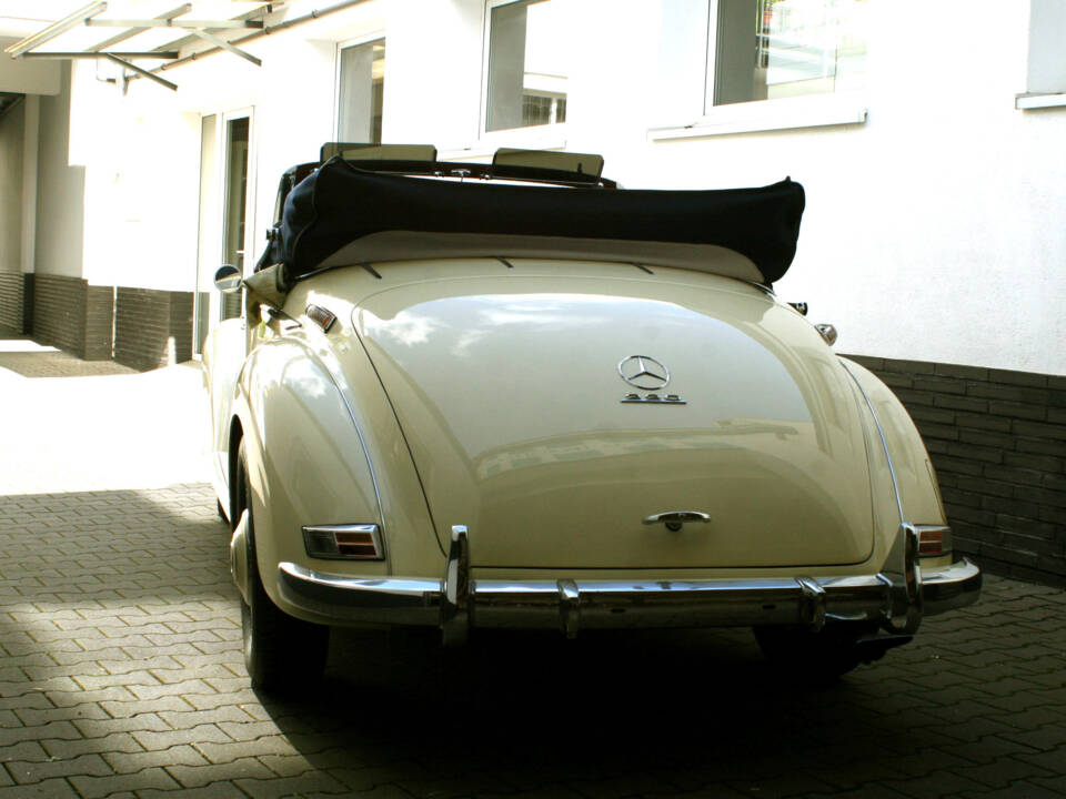 Image 26/27 de Mercedes-Benz 220 Cabriolet A (1952)