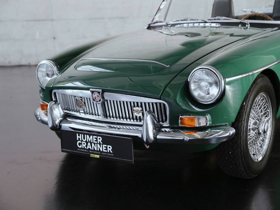 Image 11/41 of MG MGC (1969)
