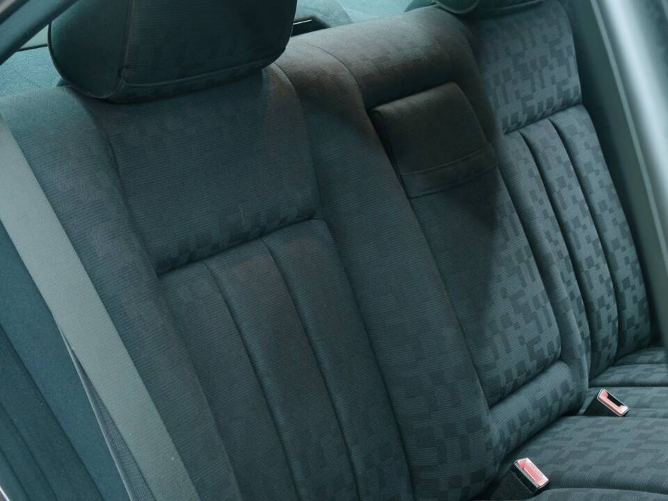 Bild 50/50 von Mercedes-Benz 400 SE (1991)