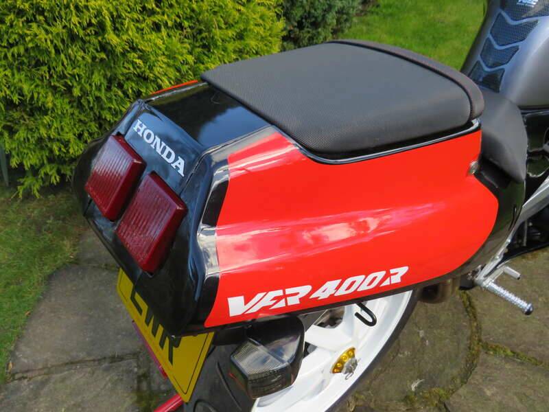 Afbeelding 33/41 van Honda VFR 400R (1992)