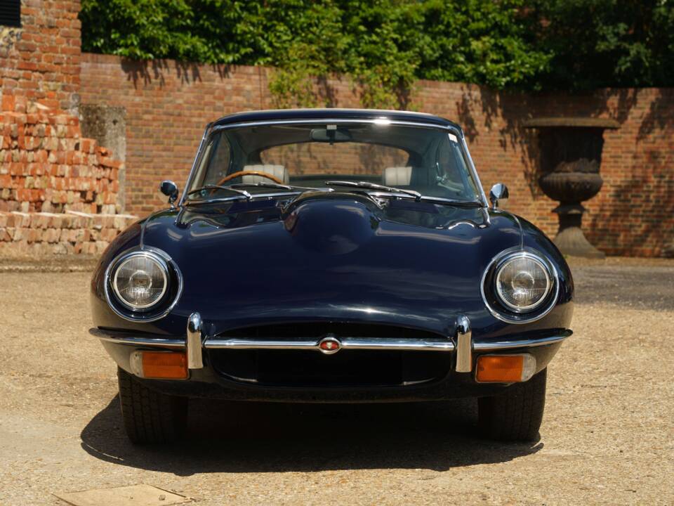 Image 6/35 de Jaguar E-Type (1968)