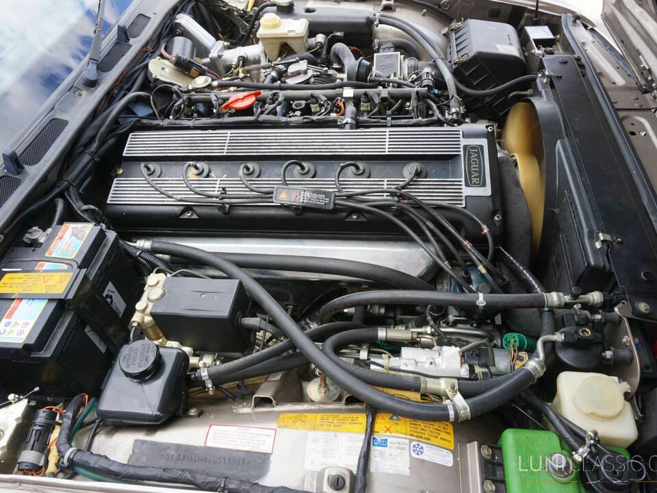Image 52/61 de Jaguar Sovereign 3.6 (1987)