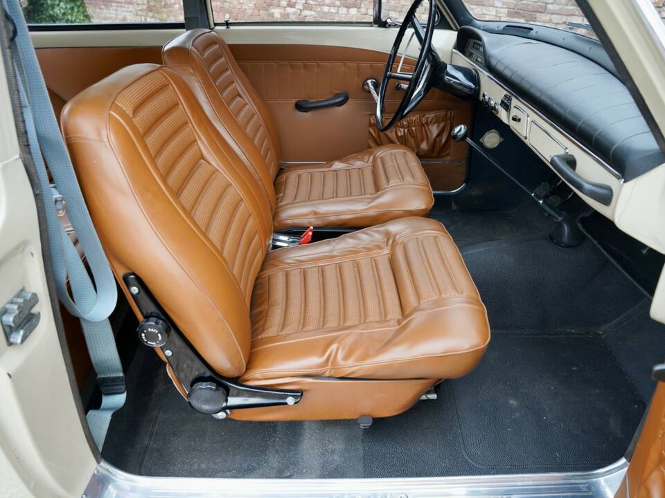 Bild 43/50 von Volvo P 121 (1967)