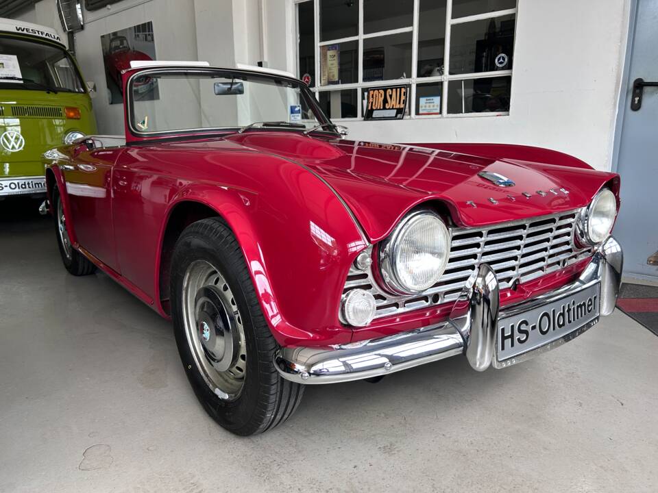 Image 3/26 of Triumph TR 4 (1965)
