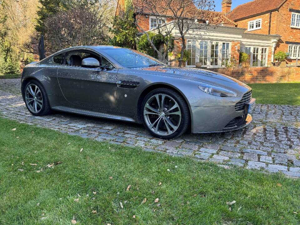 Afbeelding 12/49 van Aston Martin V12 Vantage (2009)