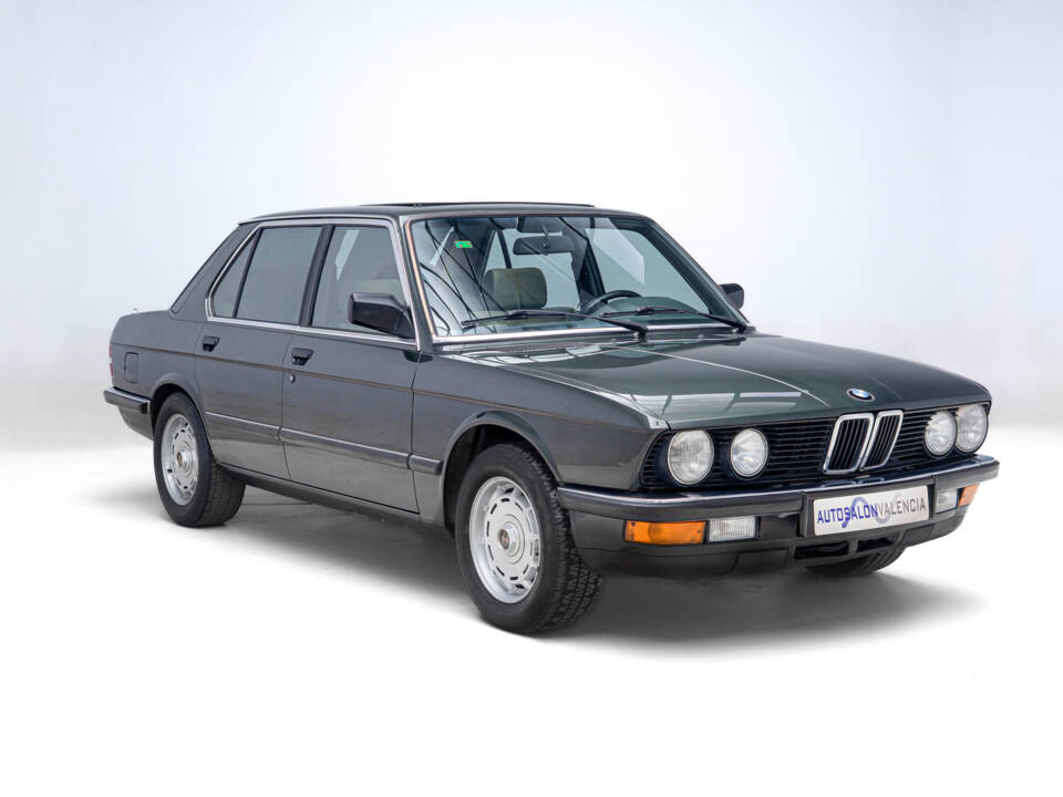 Immagine 3/43 di BMW 528i (1986)