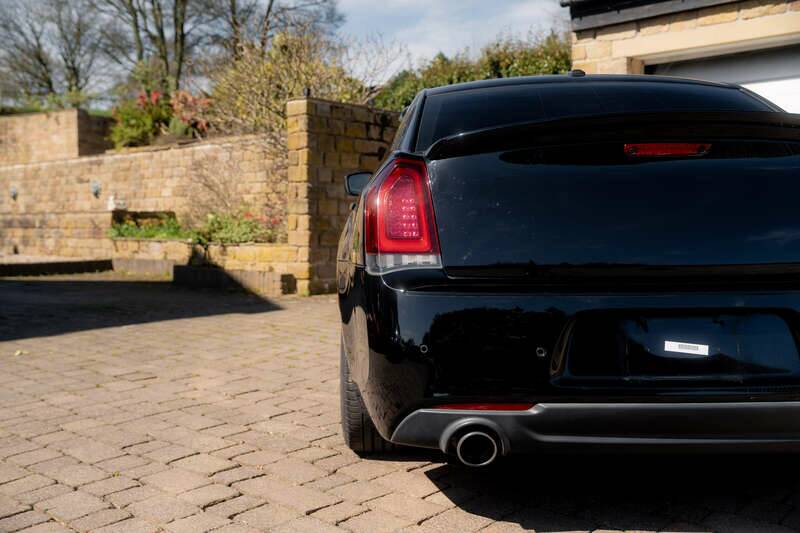 Image 19/50 de Chrysler 300 SRT8 (2017)