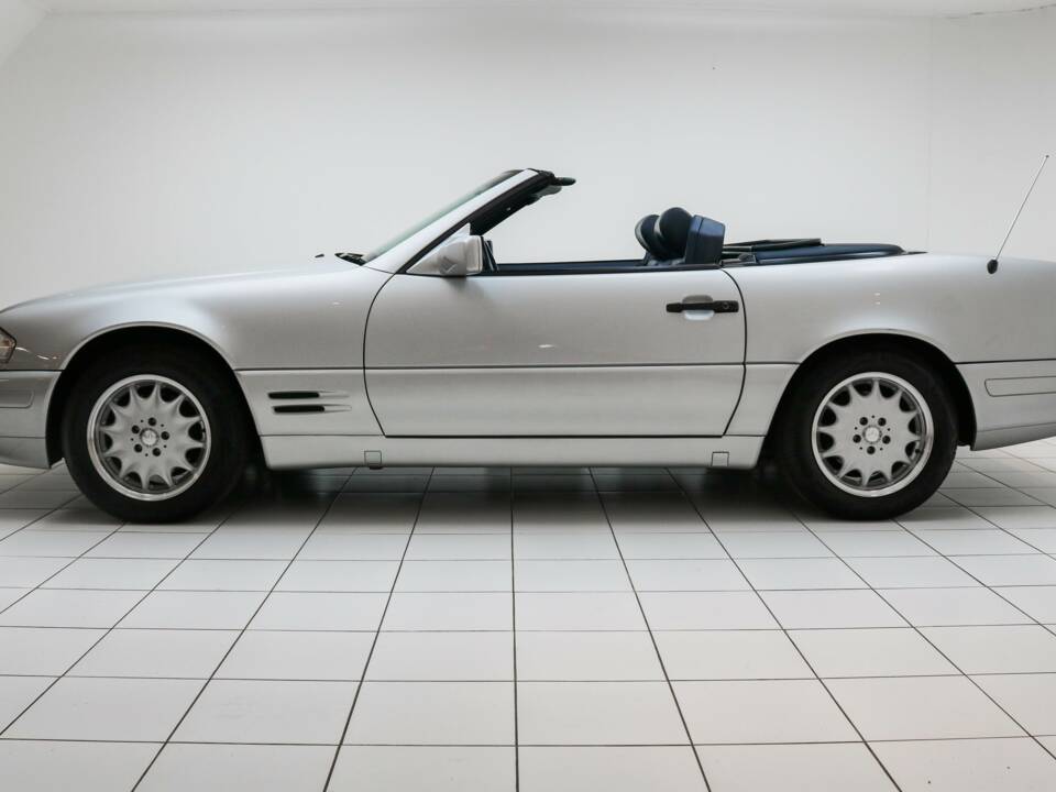 Bild 2/84 von Mercedes-Benz SL 320 (1996)