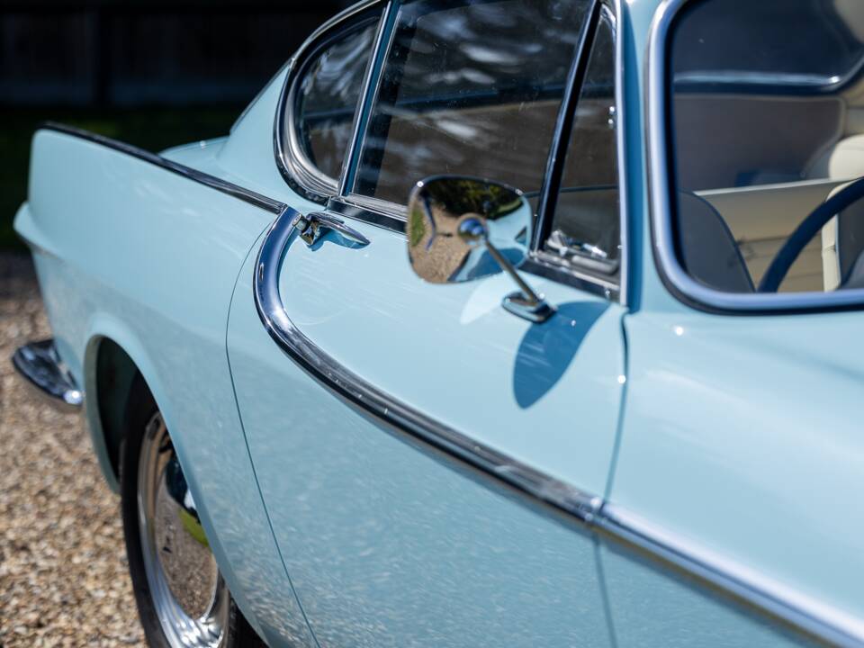Image 7/50 of Volvo 1800 S (1964)