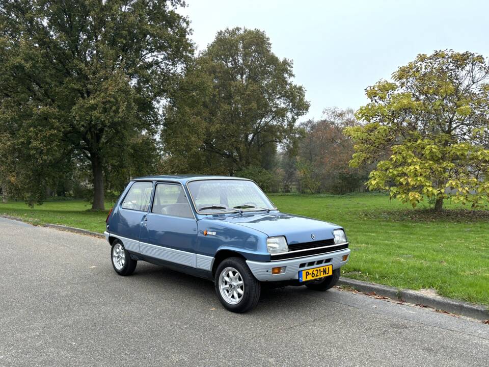 Image 13/27 of Renault R 5 TL (1979)