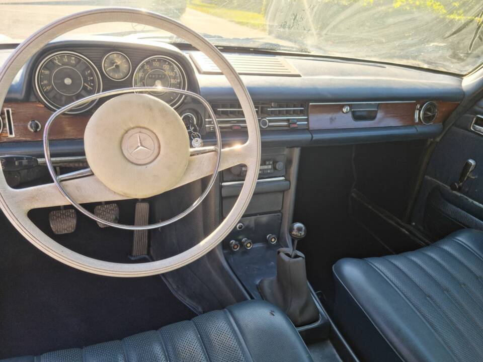 Imagen 2/8 de Mercedes-Benz 250 C (1969)