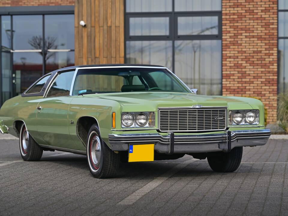 Image 14/44 of Chevrolet Impala (1974)