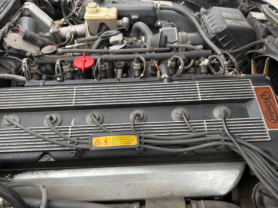 Immagine 6/31 di Jaguar XJ 40 (XJ-R) (1989)